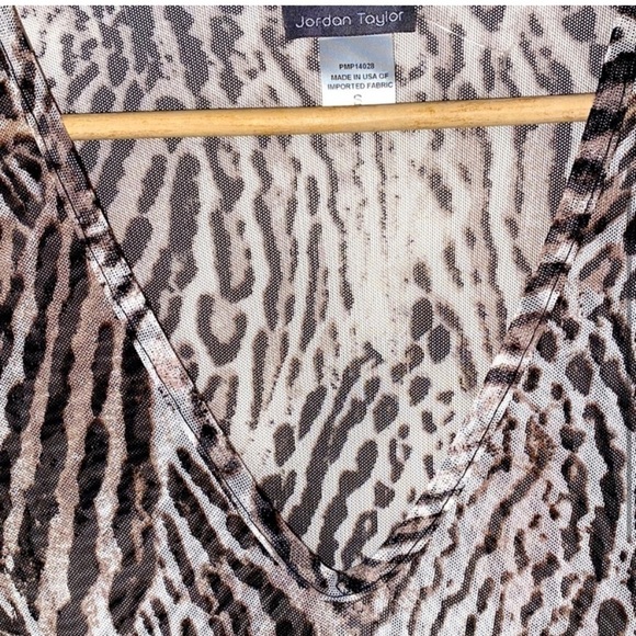 Jordan Taylor Animal Print Bell-Sleeve Swim Cover-Up Tunic - Picture 3 of 5